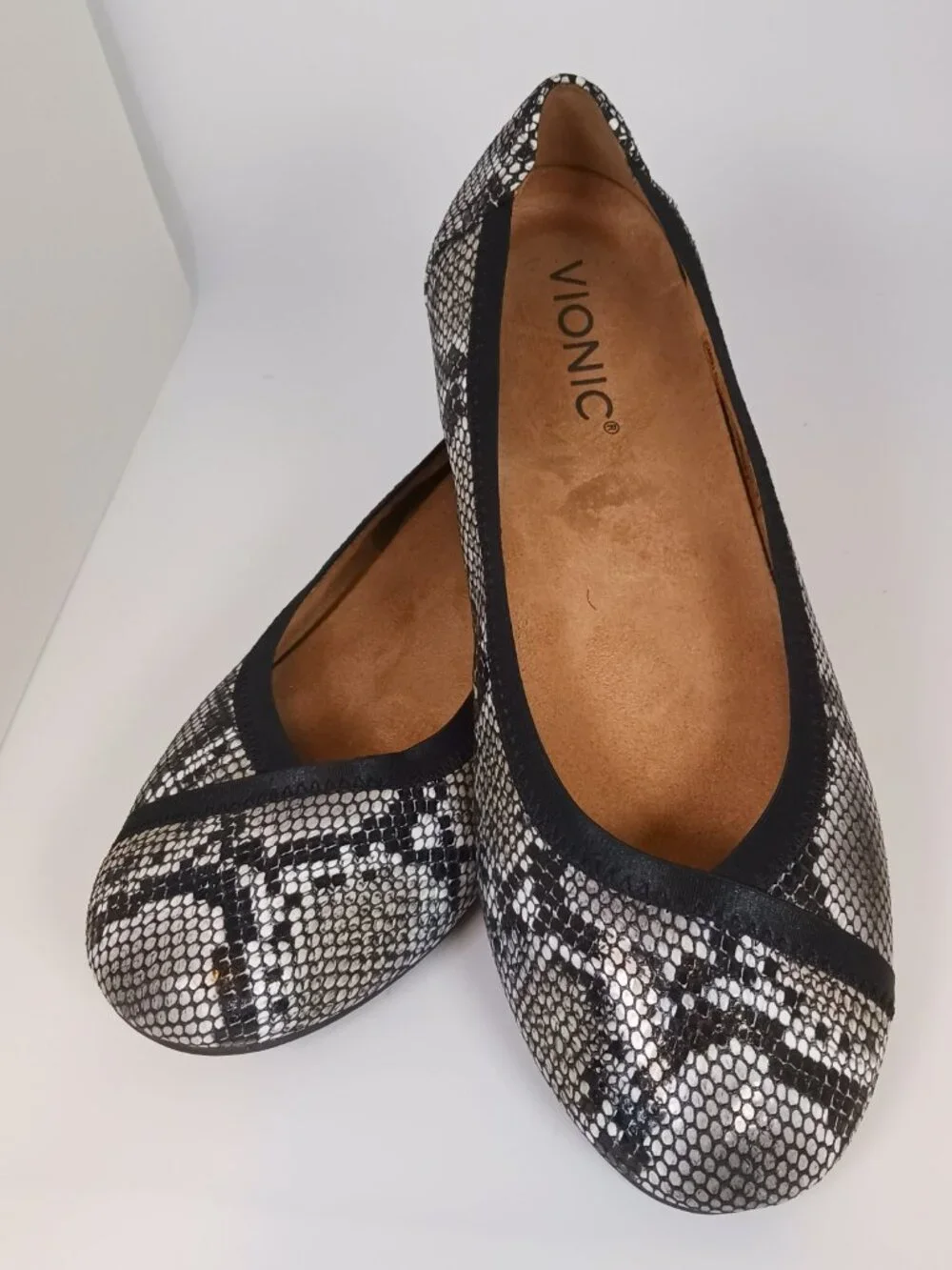 Vionic Carroll Women’s 7 Ballet Flats Black Snake Print Leather Balletcore